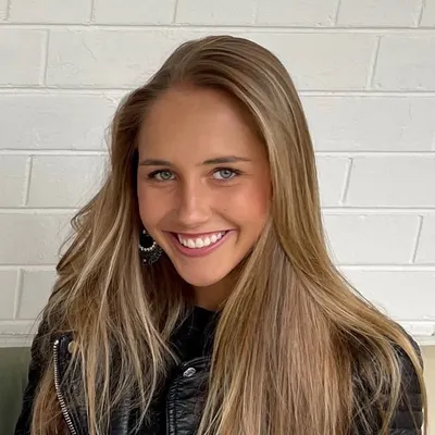 Courtney Lapka profile