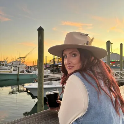 Courtney Bond profile