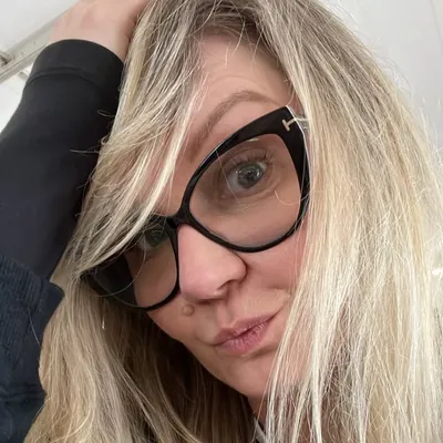 Lindsey Williams profile