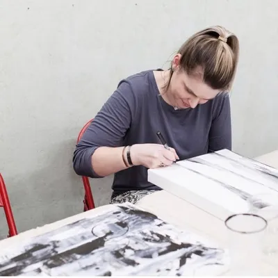 Jessie Mangrubang | Artist profile