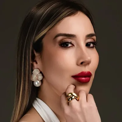 ALESSANDRA ROSSETTI | ESPECIALISTA EN IMAGEN & MARCA PERSONAL profile