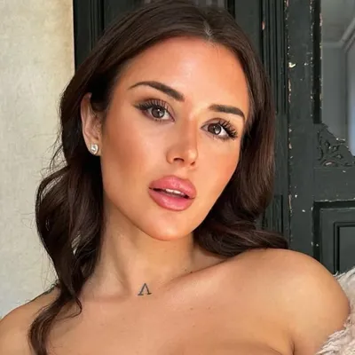 Cristina Riola profile