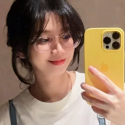 ๐๐ฅ๐๐ฆ๐ฆ๐๐ฌ profile