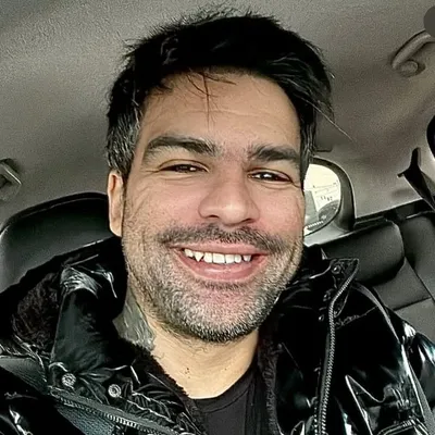 Jonathan Tomaz profile