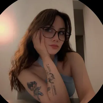 Crystel Loga profile