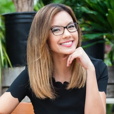 Crystle Lampitt, LSCSW, SEP | Kansas City Psychotherapist profile