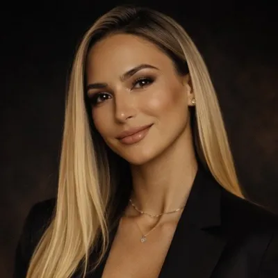 Erika Csiszer profile
