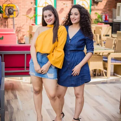 Harshita & Akansha profile