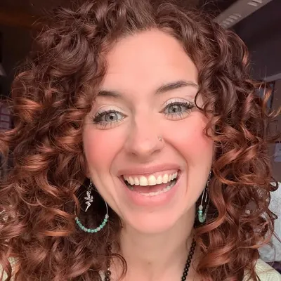 Danielle Doan• curls & health
