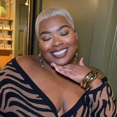 Jade Rollins profile