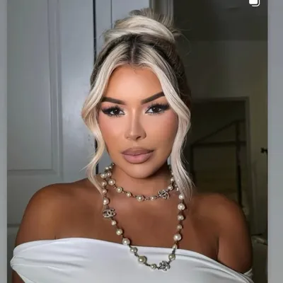 Curvy J ๐ profile