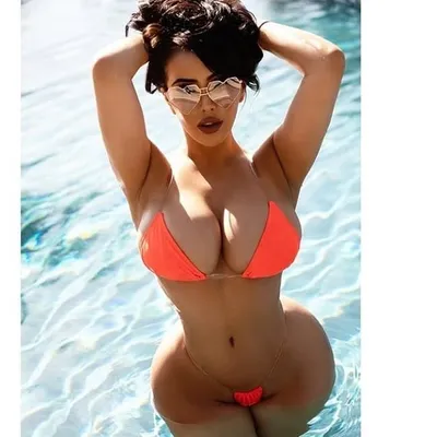 Curvy Model Magazine profile