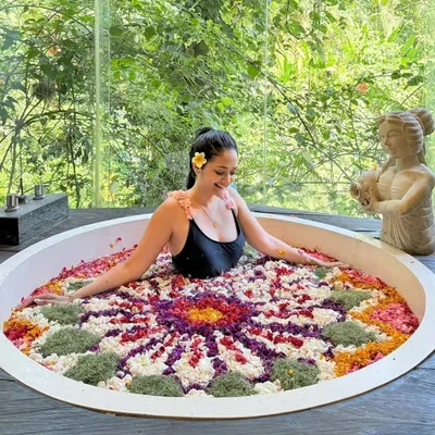 Cynera Clement | Travel ✨ profile