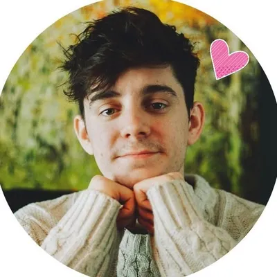 Laura (She/Her) profile