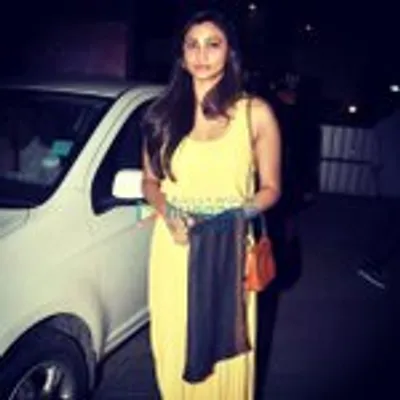 Daisy shah fan profile