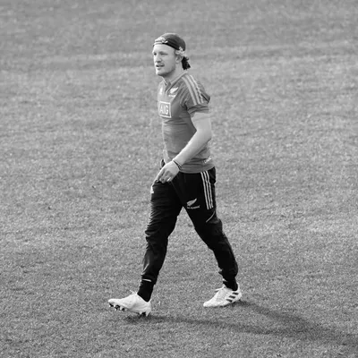 Damian Mckenzie profile