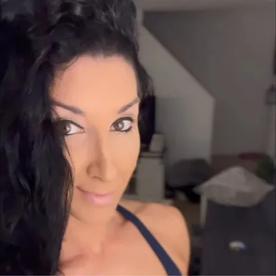 Danielle Pellegrini profile