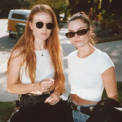 Dani + Emma profile