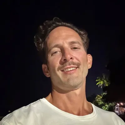 Daniel Arango profile
