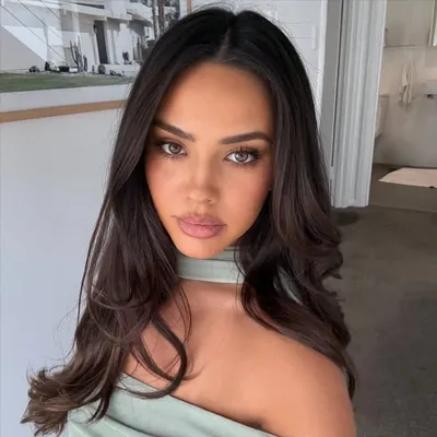 Daniela profile