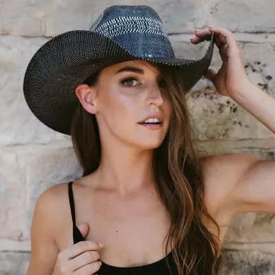 Danielle Donhauser profile