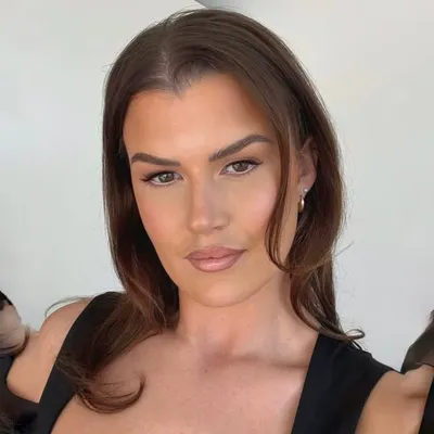 Danielle Hewitt profile