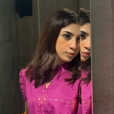 Darakhshan Khan ๐๏ธ profile