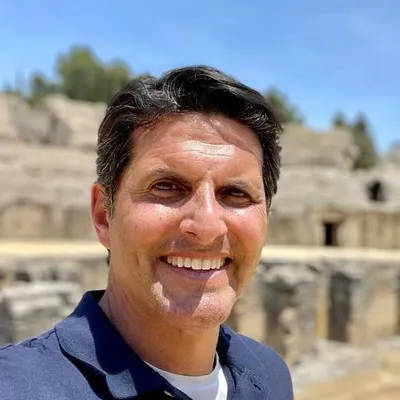 Darius Arya profile