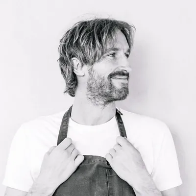 Darren Robertson profile