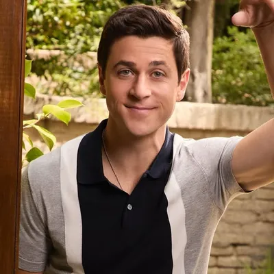 David Henrie profile