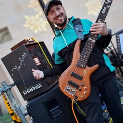 David Bass🎸 profile