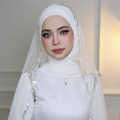 Dawin makeup profile