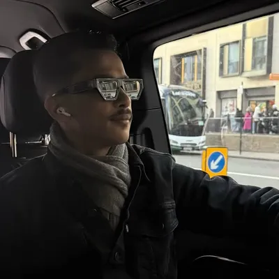 Dee. profile