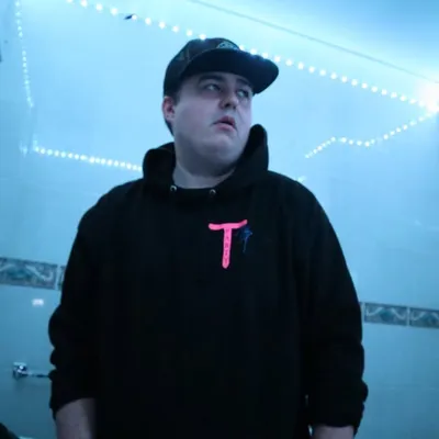 Daz_black profile