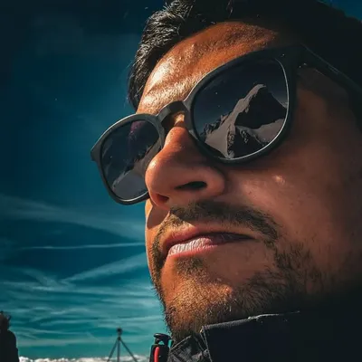 Darren. profile