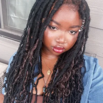 demiladé🕊 profile