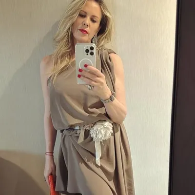Rebecca de Alba profile