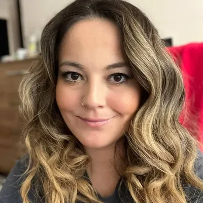 Deals Sandra profile
