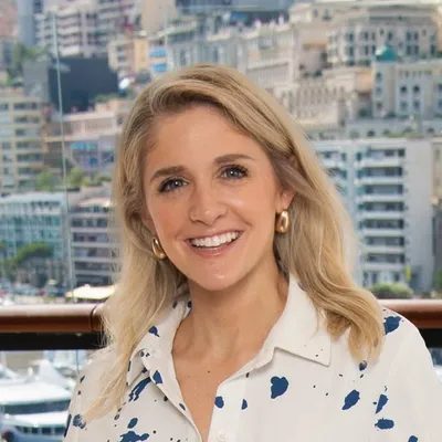 ILLUSTRATOR DEANNA FIRST profile