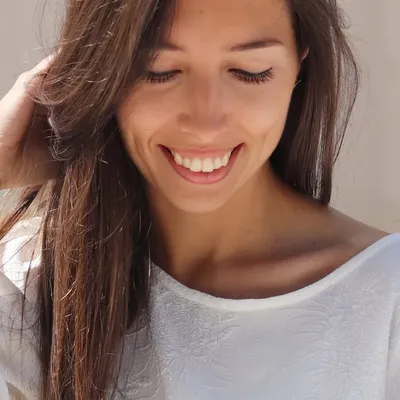Débora Prata profile