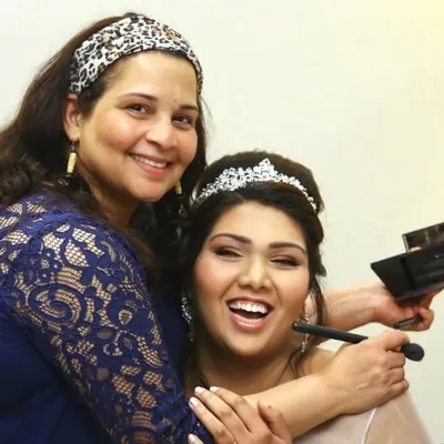 Debra Saniya Waqar profile