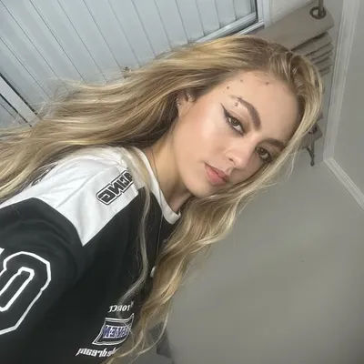 Débora Vitoria profile