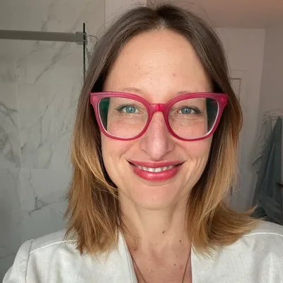 Dee Dussault | Plant-Infused Yoga profile