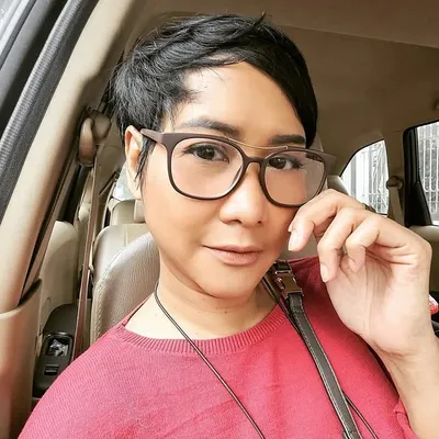 Dinda ShimmerInc profile