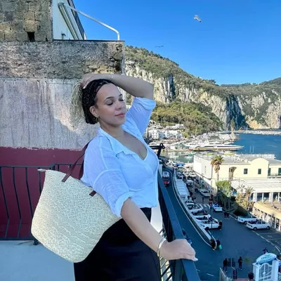 Delanna ๏ NYC Media Manager, Content Creator & Food Blogger profile