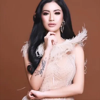 Della Wulan Astreani 👸 profile