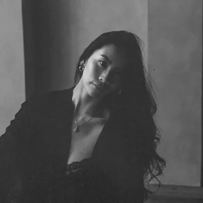 Demi profile