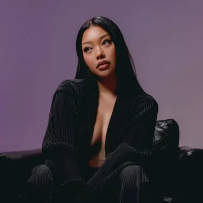Denise Julia profile