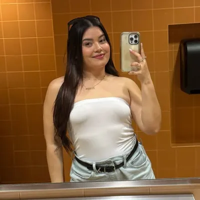 Denise G Munoz ✨ profile
