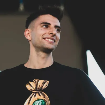 Dennis Castelluzzo profile